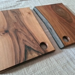 Schneid- & Servierbrett | Nussbaum | mit Aufhängung bzw. Ei-Halter